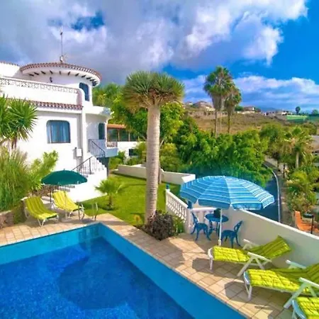 Villa In El With Pool - F1075
